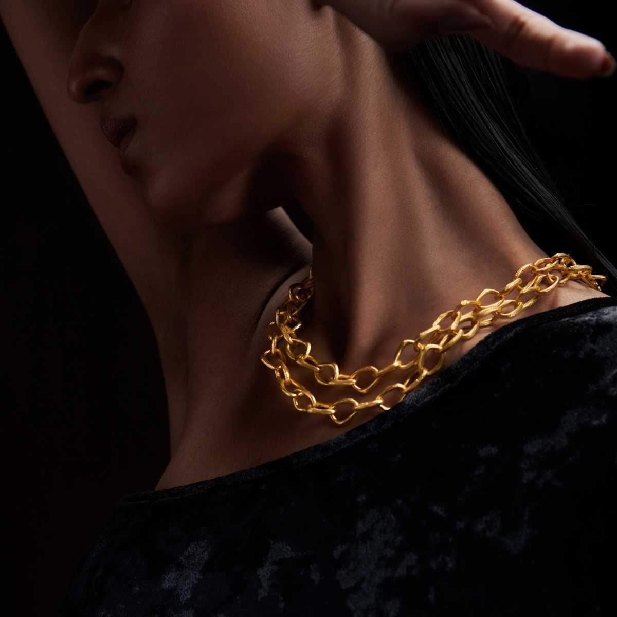 Online　in　India　Statement　Buy　Goldtone　necklace　Moody　Link　Zariin