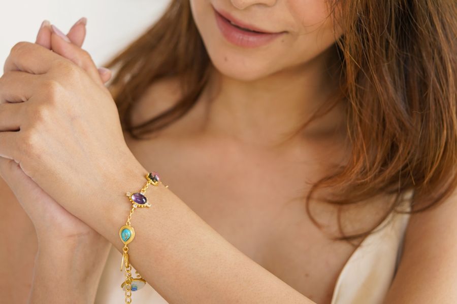 Embrace the New Year with Healing Jewelry: A Guide to Crystal Energies