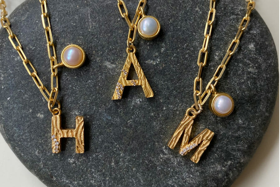 The Charm of Initial Letter Jewelry: A Personalized Touch to Your Style The Charm of Initial Letter Jewelry: A Personalized Touch to Your Style
