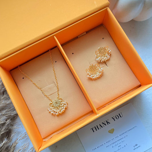 Delicate Darling Necklace with Stud Earrings