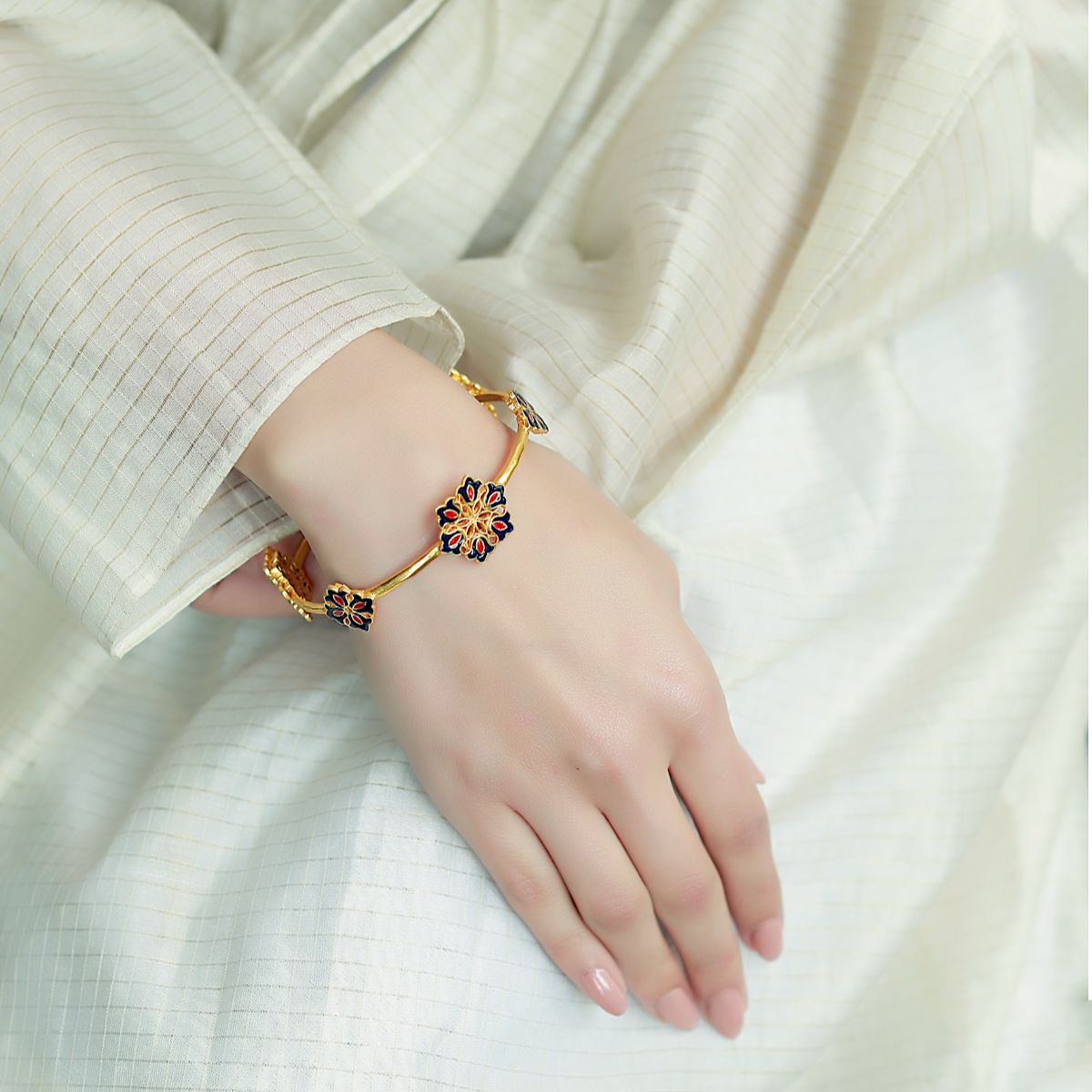 Touch of Petal Bangle