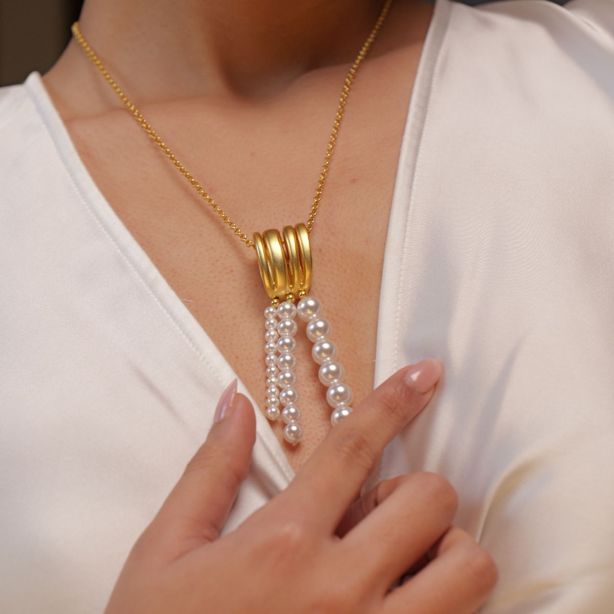 Scent of the Sea Pearl Pendant Necklace