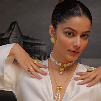 Scent of the Sea Pearl Pendant Necklace