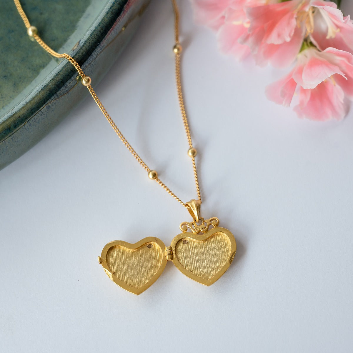Buy Vshine Rose in Valentine Heart Shape Pendant Charm stylish Fancy Party  Wear Latest Design Gold Plated Locket Necklace Set with Gold Chain Fashion  Jewellery for Women, Girls, Boy & Men Online