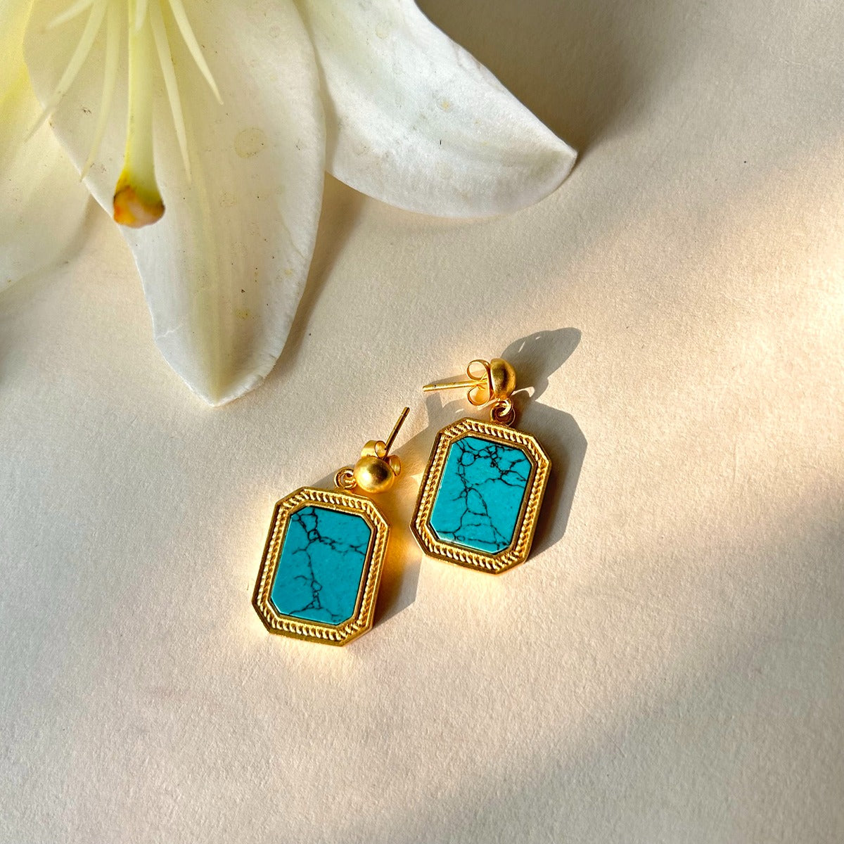 True Essence Pendant Necklace and Stud Earrings Set - Turquoise