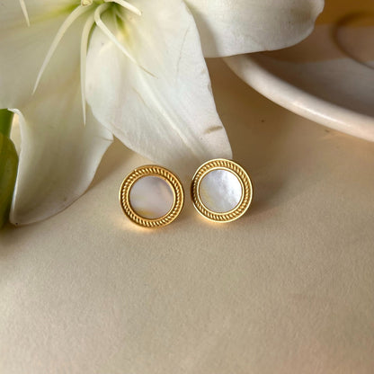 Tranquil Life Stud Earrings with Mother of Pearl - Creation