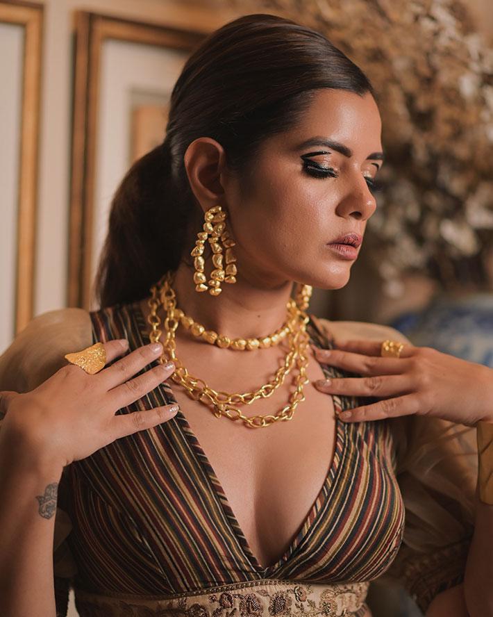 Pallavi sale gold chain