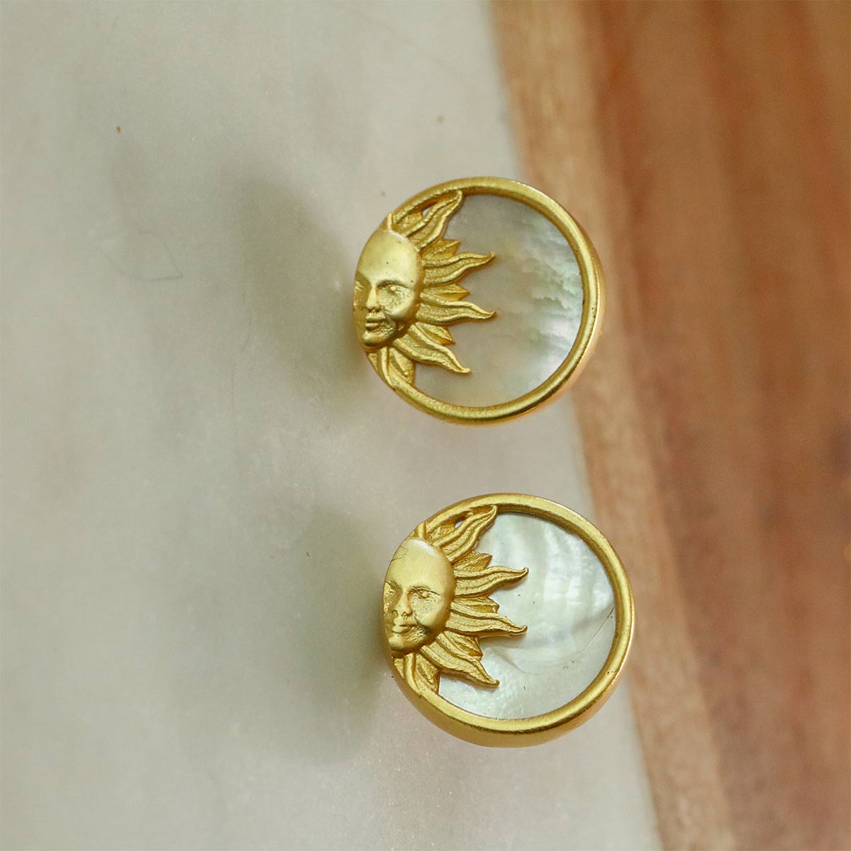 Sun earrings with Mother of Pearl