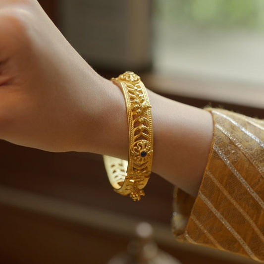 Gulzaar Kada Bangle