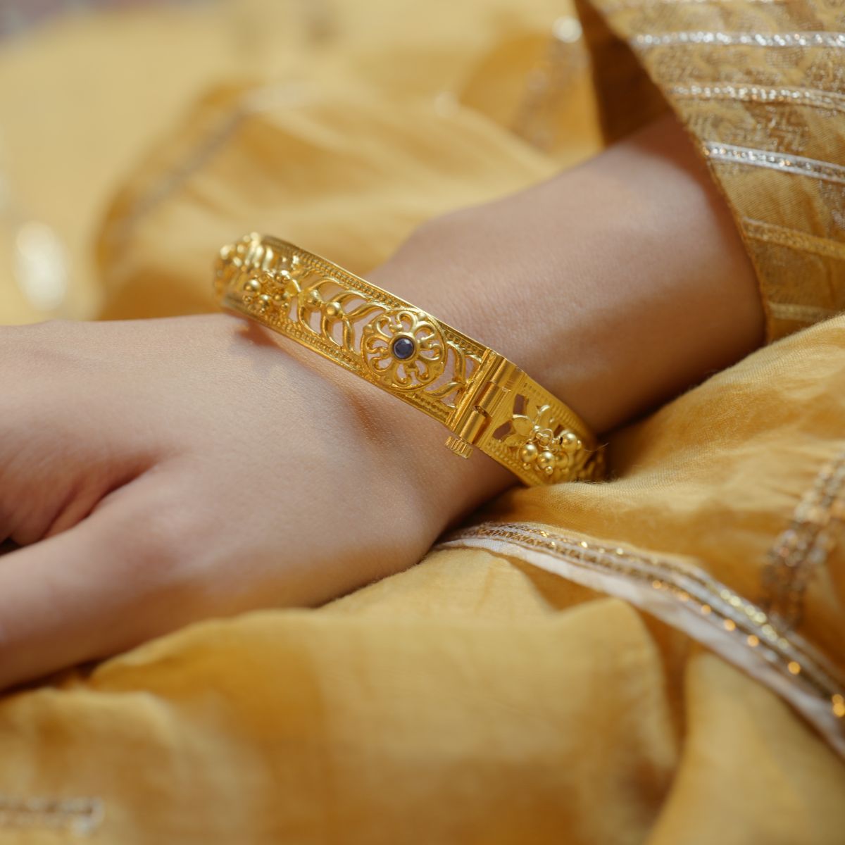 Gulzaar Kada Bangle