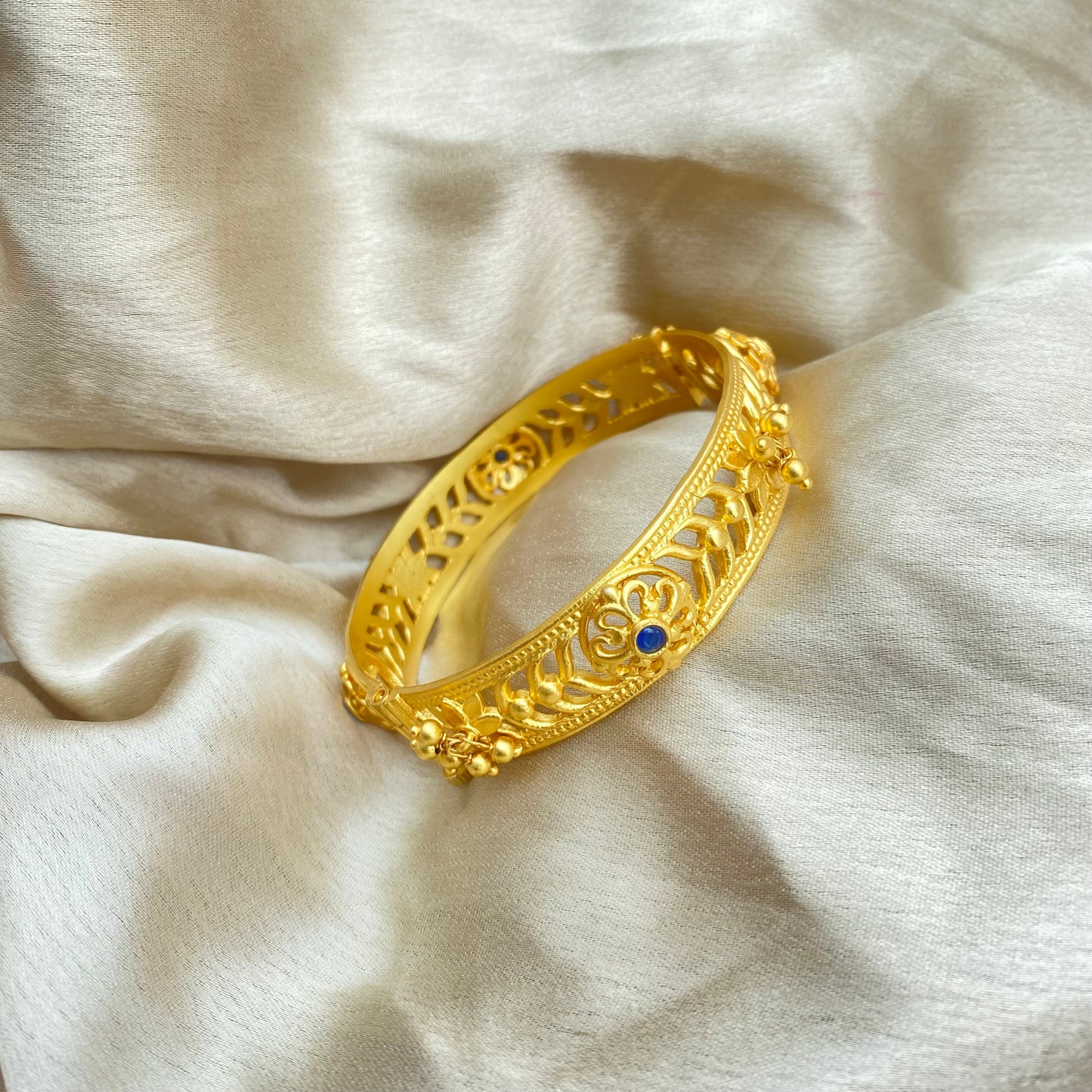 Gulzaar Kada Bangle