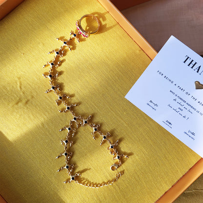 Moonlit Glory Haath Phool