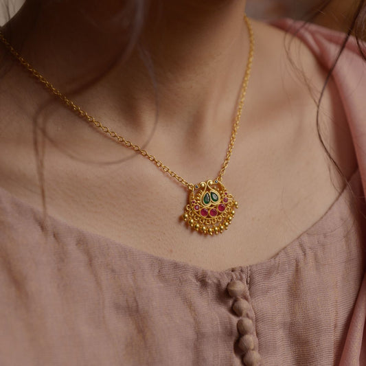 Chaand Saaj Pendant Necklace