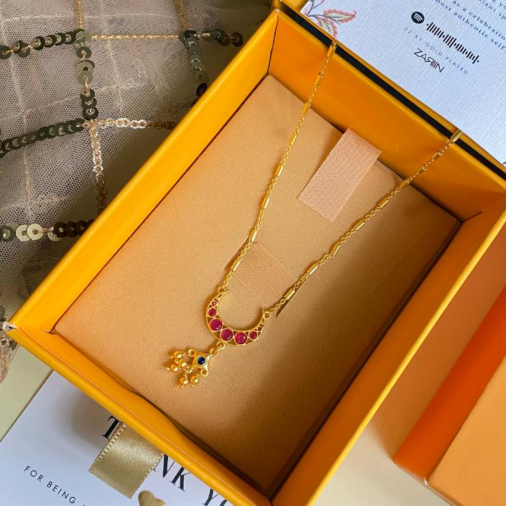 Sarkh Chaand Necklace