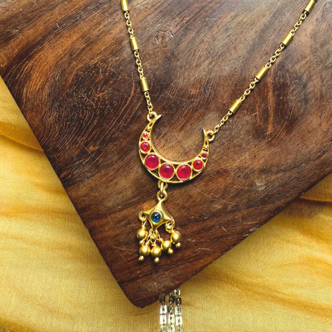 Sarkh Chaand Necklace