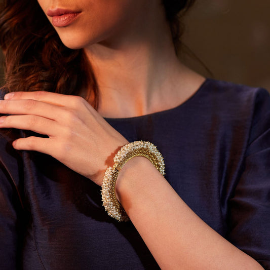 Splendour of Pearls Bangle