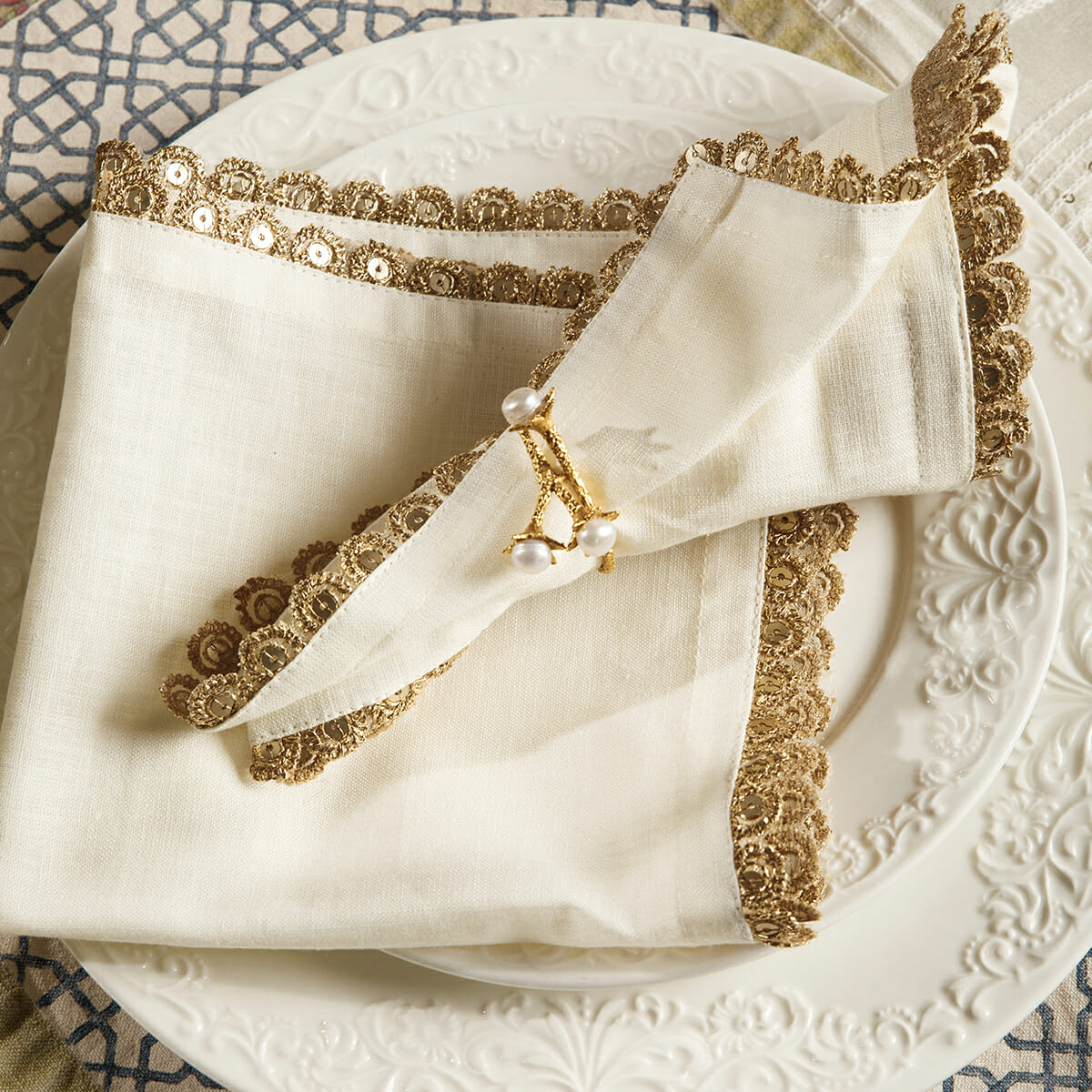 6 Exceptional Christmas Napkin Folds for Your Holiday Table