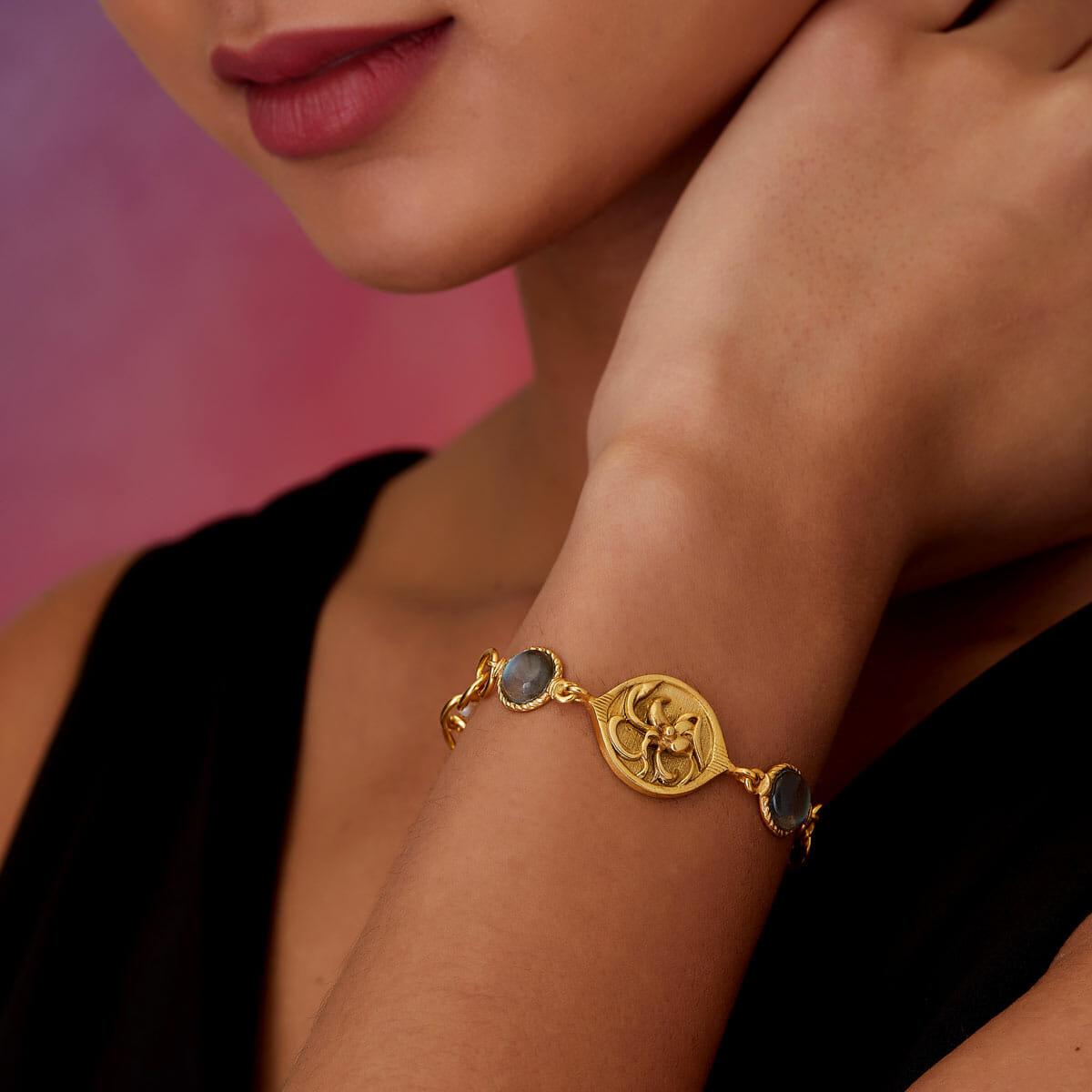 Personalized Rudraksha Bracelet Rakhi: Gift/Send Rakhi Gifts Online  JVS1260253 |IGP.com