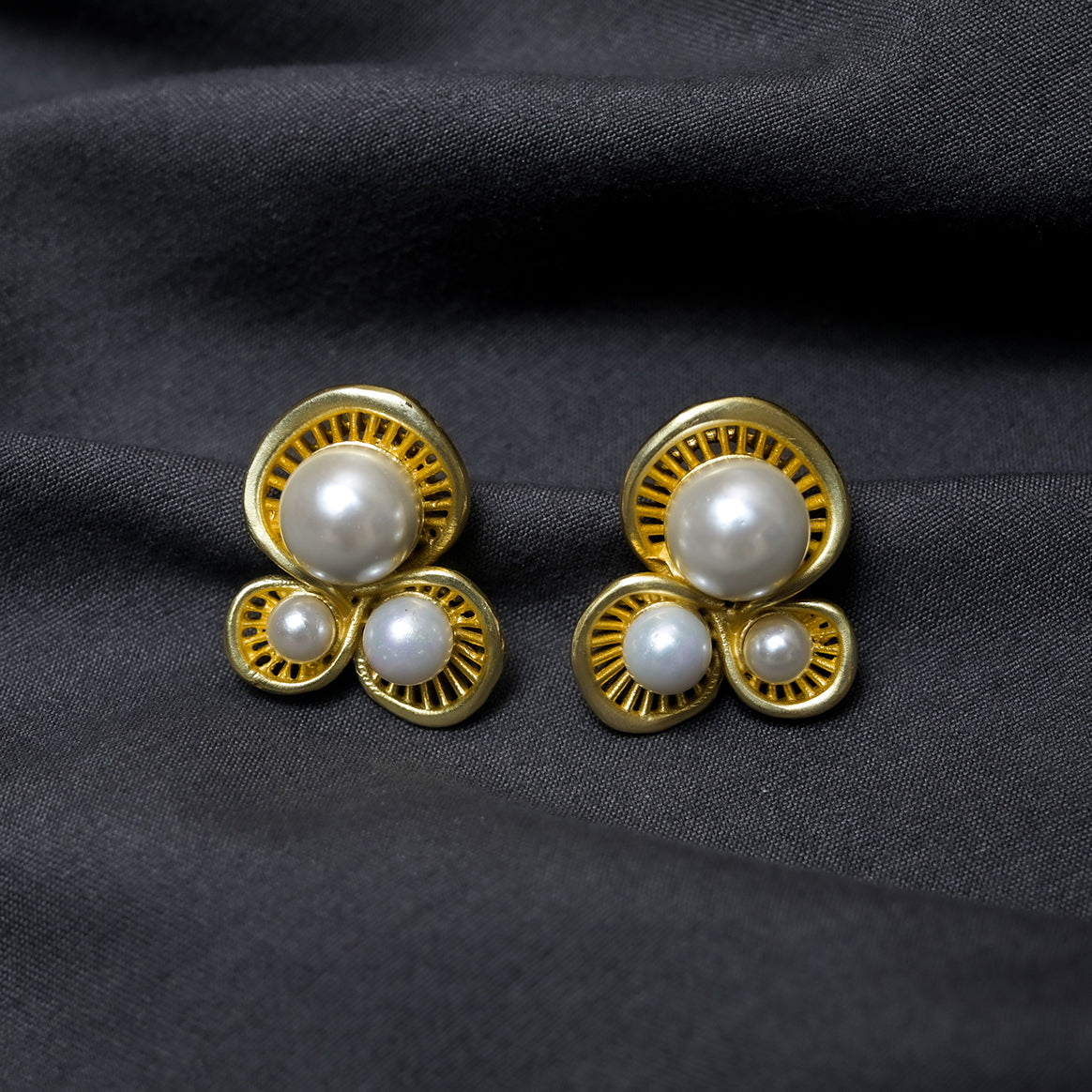 Real Fresh Water Pearls Earring Tops Designer Lustrous Pearl Earring In  Multiple Patterns N Styles at Rs 485/pair | Begumpet | Hyderabad | ID:  27384781662