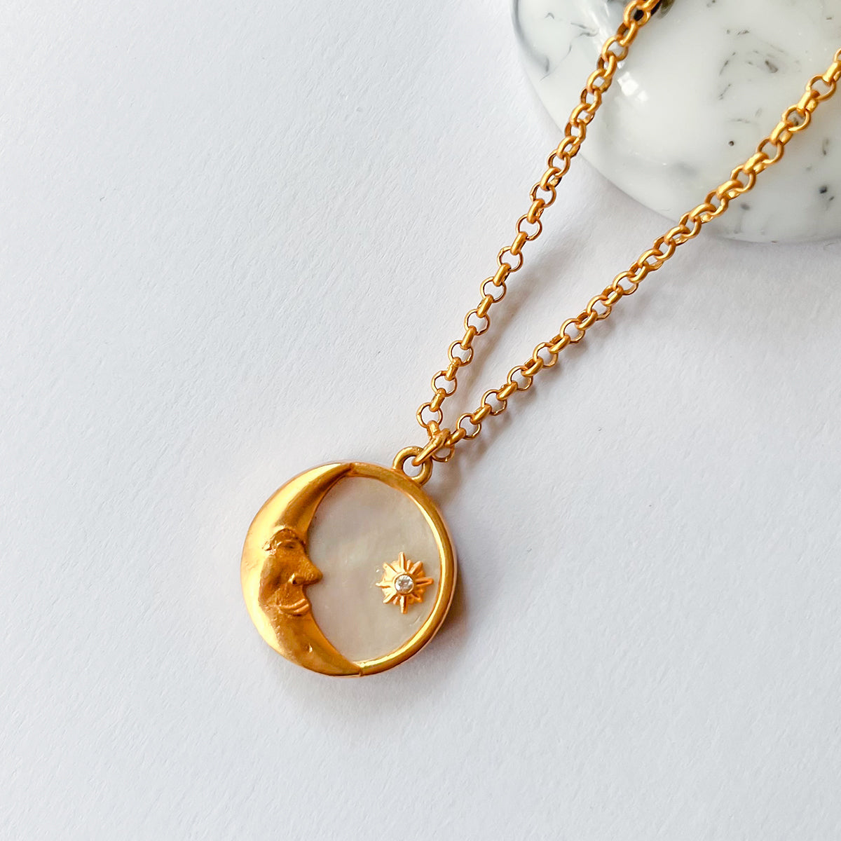 LUN GOLD NECKLACE | Half-Moon Gold Necklace | San Saru