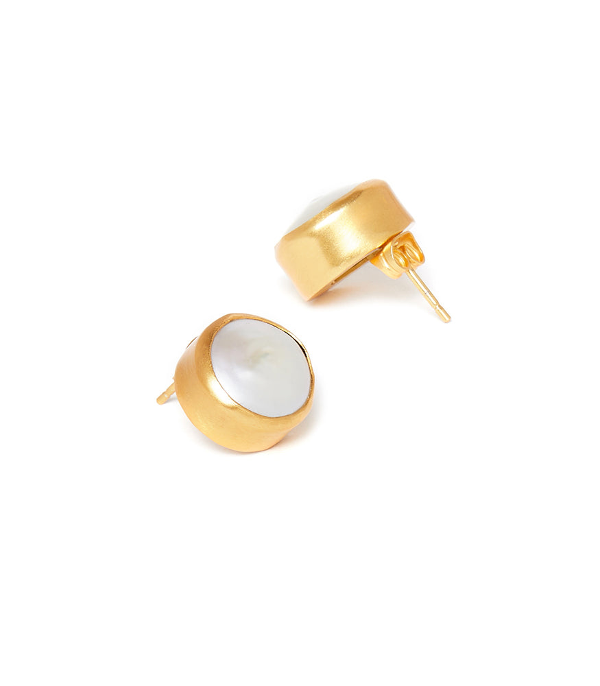 Toniq Gold Dainty Pearl Circle Stud Earrings For Women